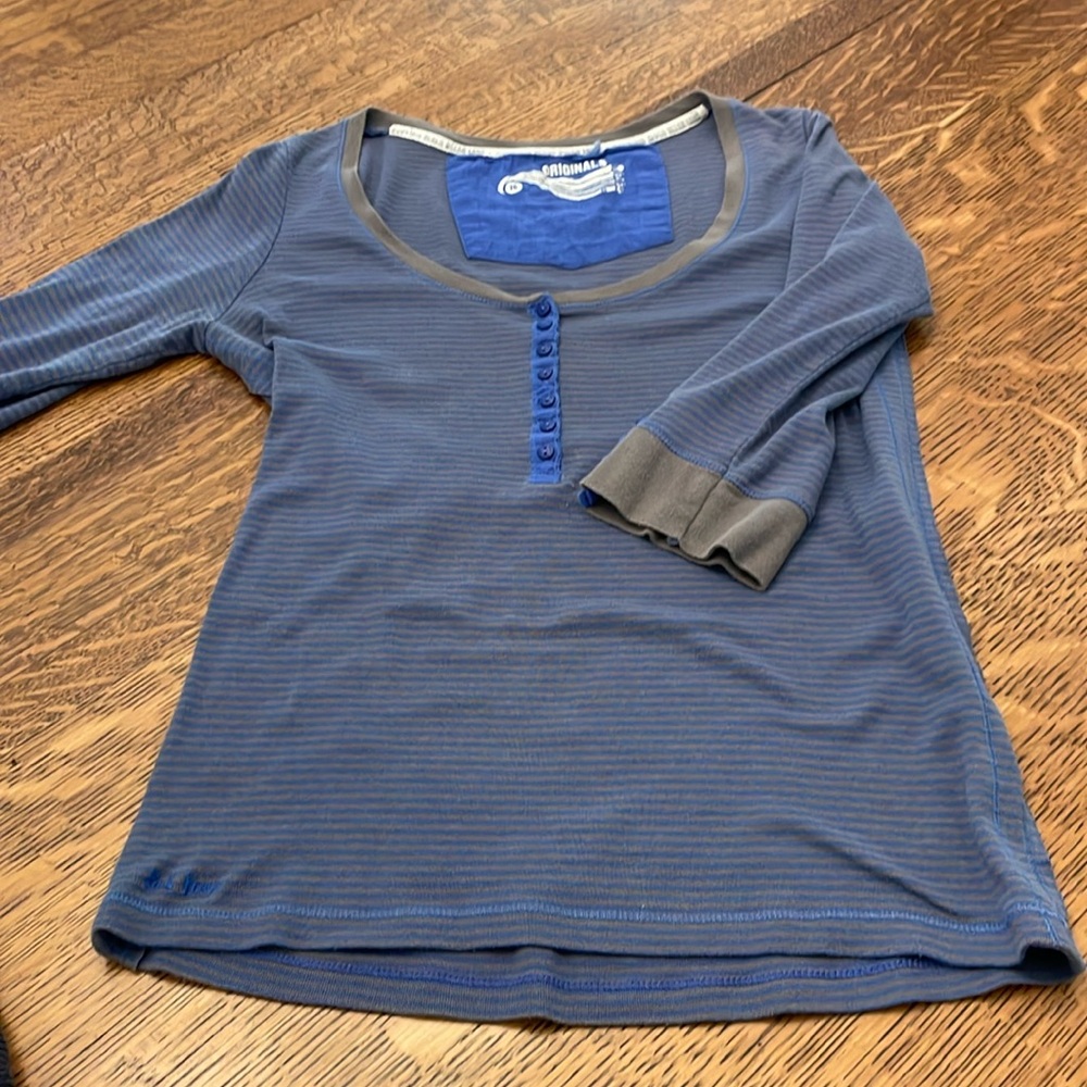Fat Face UK 3/4 sleeve t with blue /gray stripes. Cute!